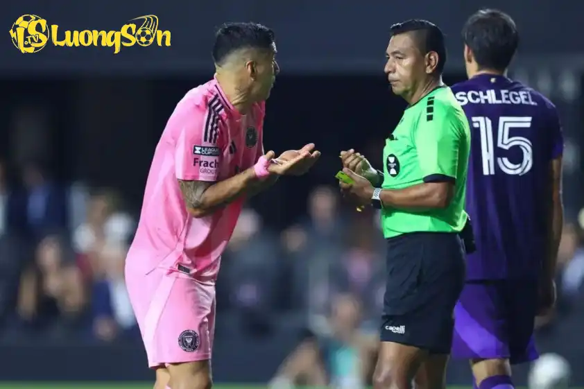 HLV Javier Mascherano phản bác ý kiến trọng tài thiên vị đội bóng của Messi